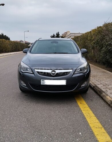 Opel Astra 2011, 206,000 km - 1.4 l - Bakı