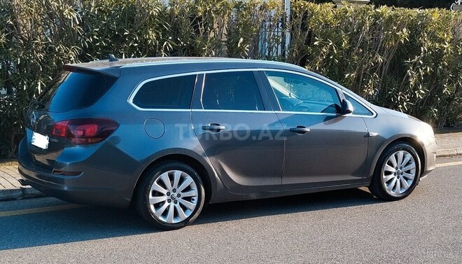 Opel Astra 2011, 206,000 km - 1.4 l - Bakı
