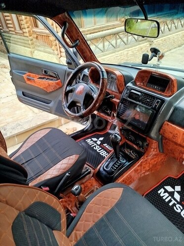 Mitsubishi Pajero io-10