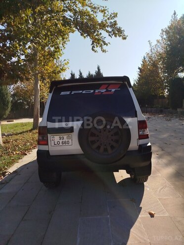 Mitsubishi Pajero io-3
