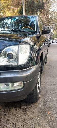 Lexus LX 470-4