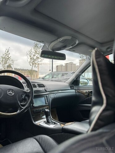 Mercedes E 320 2002, 242,000 km - 3.2 l - Bakı