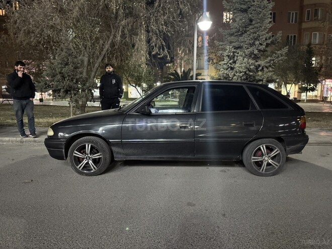 Opel Astra 1993, 555,000 km - 1.8 l - Bakı