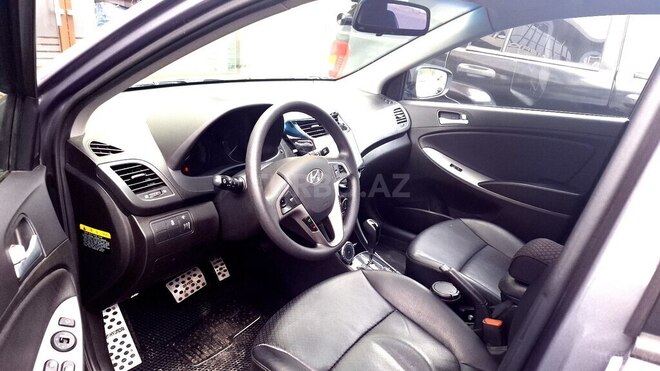 Hyundai Accent-8