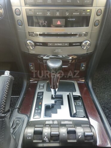 Lexus LX 570-14