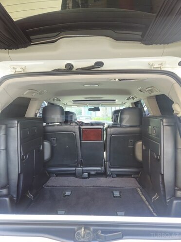 Lexus LX 570-17