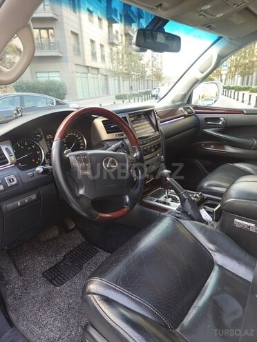 Lexus LX 570-9