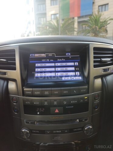 Lexus LX 570-13
