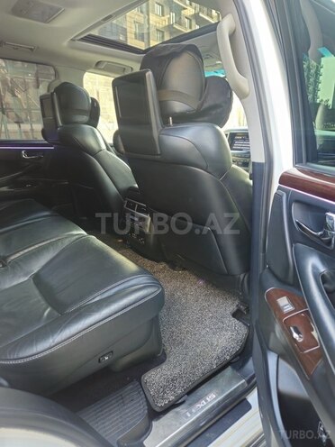 Lexus LX 570-16