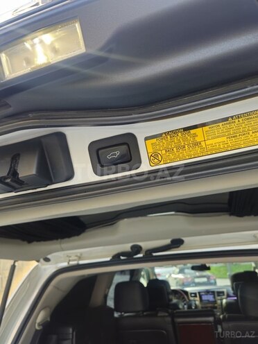 Lexus LX 570-19