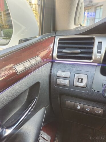 Lexus LX 570-21