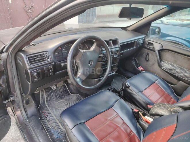 Opel Vectra 1992, 120,000 km - 2.0 l - Zaqatala