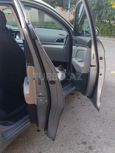 Hyundai Elantra 2016, 145,093 km - 2.0 л - Bakı