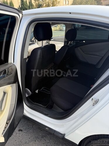 Volkswagen Passat 2005, 420,000 km - 2.0 л - Bakı