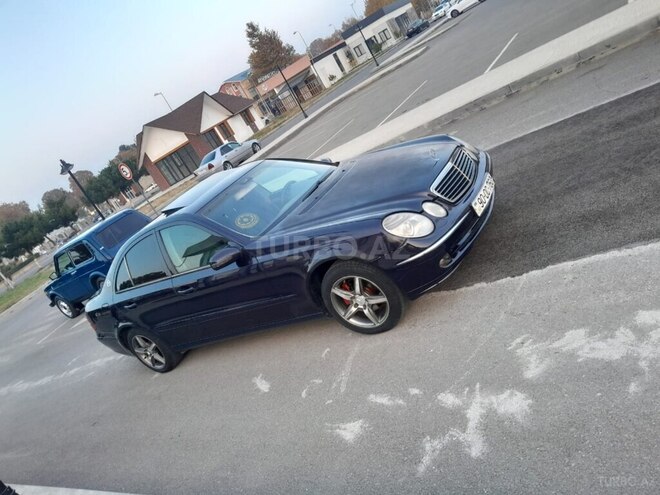 Mercedes E 220 2002, 212,321 km - 2.2 l - Qazax