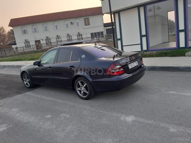Mercedes E 220 2002, 212,321 km - 2.2 l - Qazax