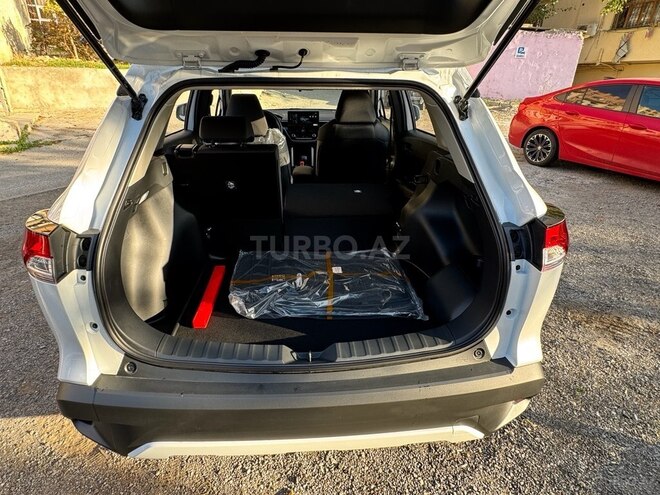 Toyota Corolla Cross 2025, 0 km - 2.0 л - Bakı