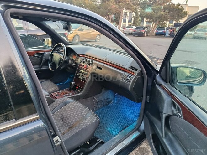 Mercedes E 270 2000, 337,010 km - 2.7 l - Bakı