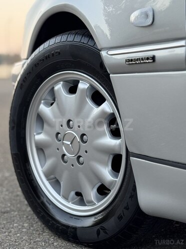 Mercedes C 220 1999, 347,800 km - 2.2 l - Saatlı