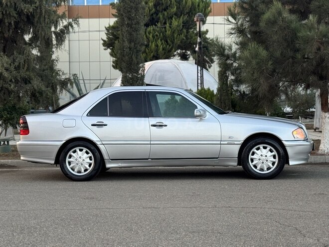 Mercedes C 220 1999, 347,800 km - 2.2 l - Saatlı