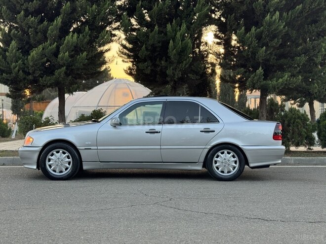 Mercedes C 220 1999, 347,800 km - 2.2 l - Saatlı