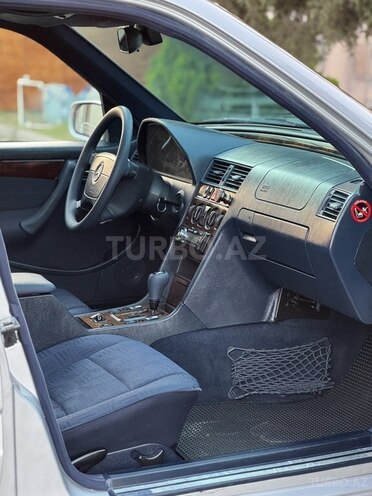 Mercedes C 220 1999, 347,800 km - 2.2 l - Saatlı