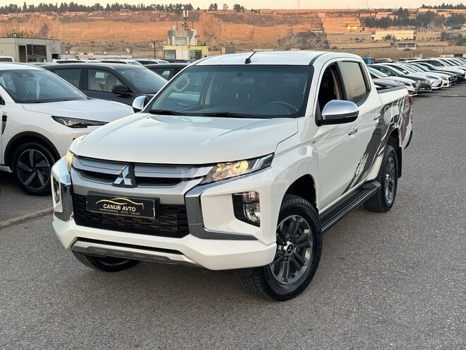 Mitsubishi L200-2