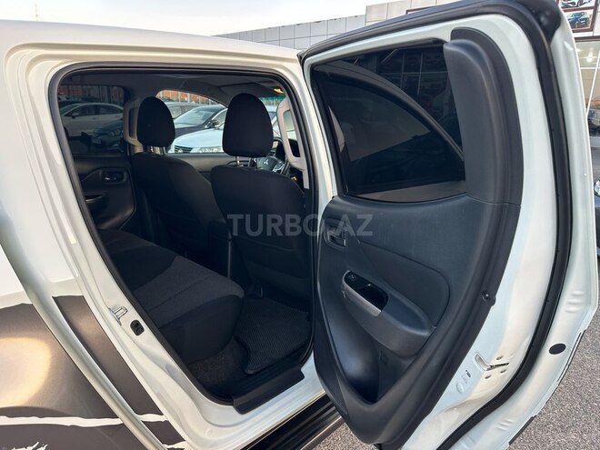 Mitsubishi L200-22
