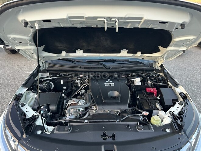 Mitsubishi L200-26