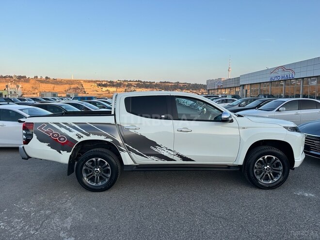 Mitsubishi L200-6