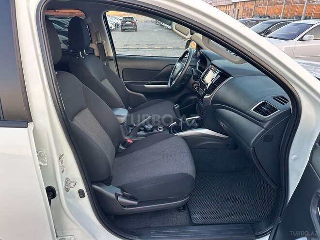 Mitsubishi L200-18