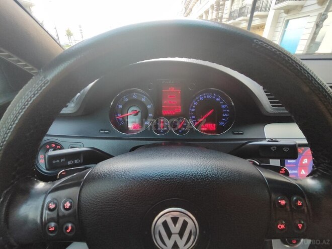 Volkswagen Passat 2006, 296,100 km - 2.0 л - Bakı