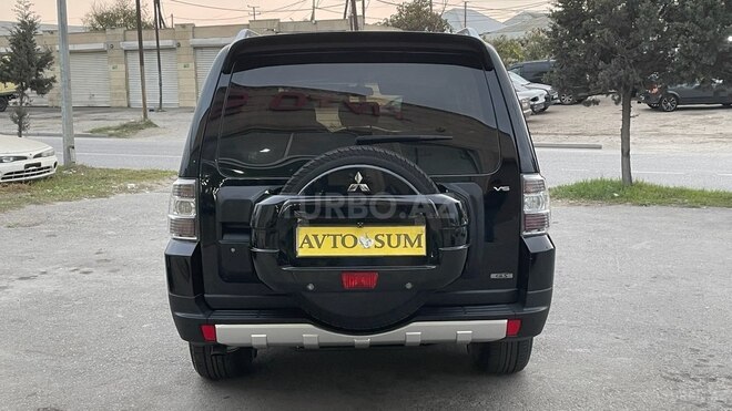 Mitsubishi Pajero-8
