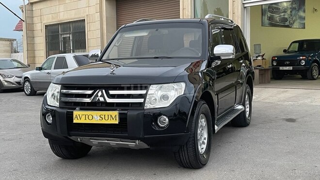 Mitsubishi Pajero-6