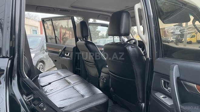 Mitsubishi Pajero-17