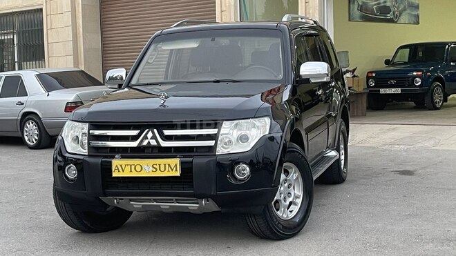 Mitsubishi Pajero-4