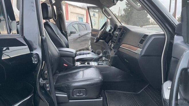 Mitsubishi Pajero-19
