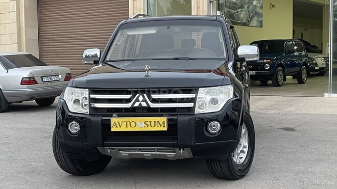 Mitsubishi Pajero-1