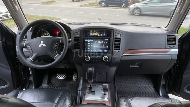 Mitsubishi Pajero-16
