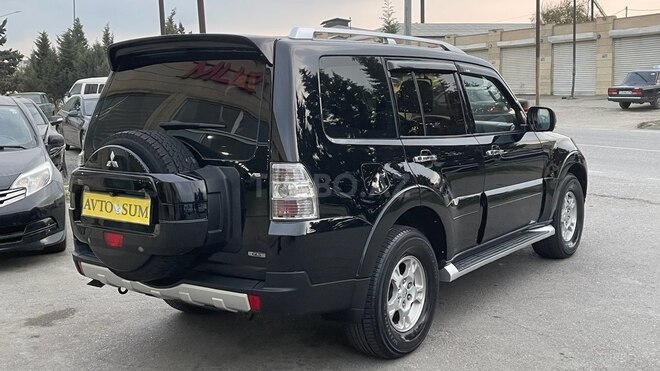 Mitsubishi Pajero-11