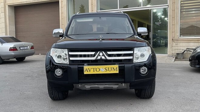 Mitsubishi Pajero-9