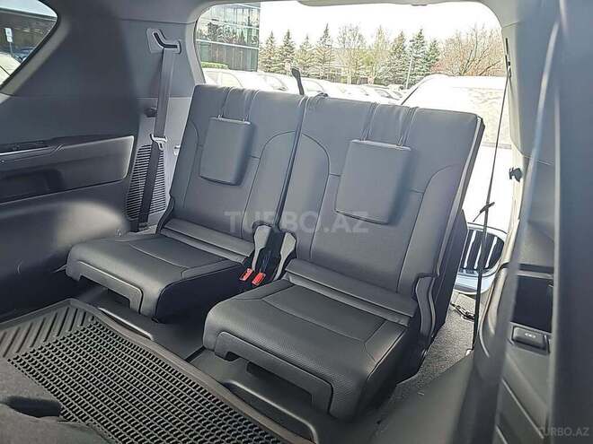 Lexus LX 600-12