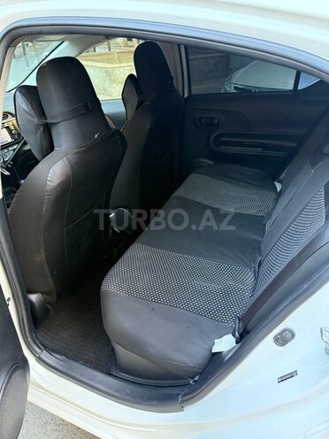 Toyota Prius C 2016, 305,775 km - 1.5 l - Bakı