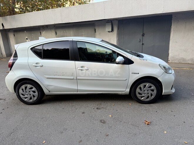 Toyota Prius C 2016, 305,775 km - 1.5 l - Bakı
