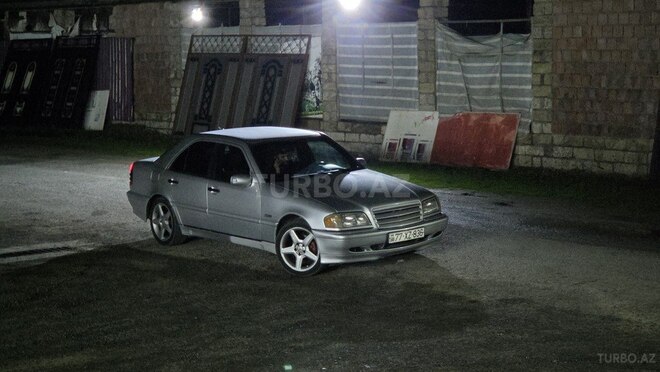 Mercedes C 220 2000, 480,000 km - 2.2 l - Astara