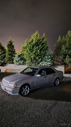 Mercedes C 220 2000, 480,000 km - 2.2 l - Astara