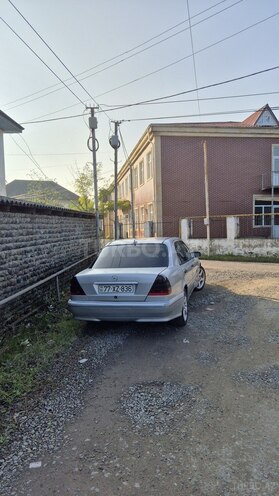Mercedes C 220 2000, 480,000 km - 2.2 l - Astara