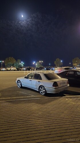 Mercedes C 220 2000, 480,000 km - 2.2 l - Astara