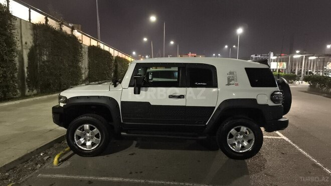 Toyota FJ Cruiser-10