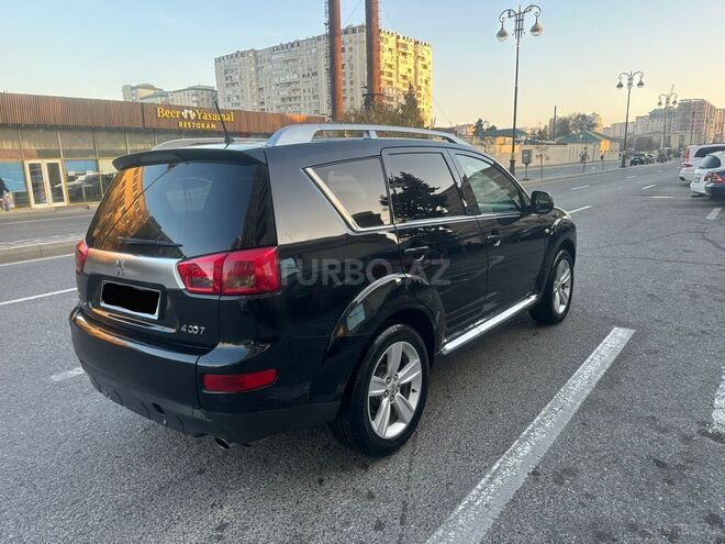 Peugeot  2009, 178,000 km - 2.4 l - Bakı